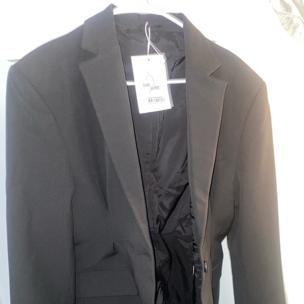 Djerf Avenue Remake Fitted Favorite blazer